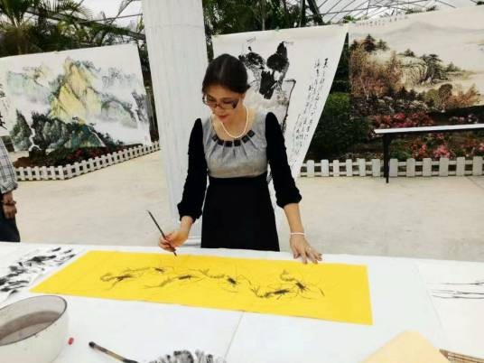刘珂君（中国当代工笔花鸟画家）