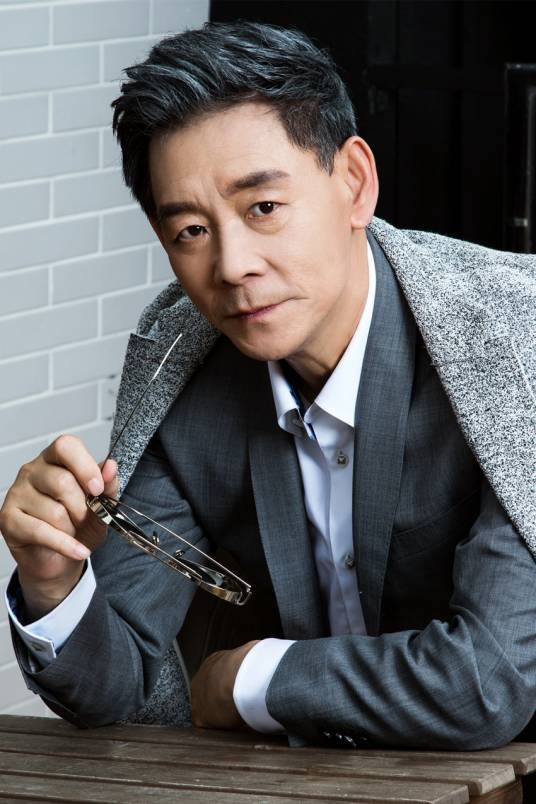 李光复(中国内地男演员,一级演员,北京人民艺术剧院演员,北京纪录片协会副主席,新中国功勋艺术家)
