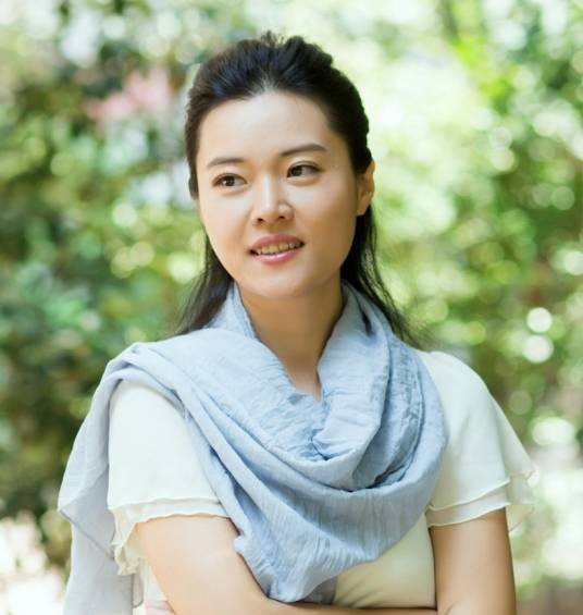 周燕（中国中山大学政务学院教授）
