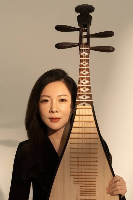 荣蓉（中国青年琵琶演奏家、柳琴演奏家）