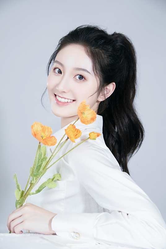 严尚嘉（中国内地女主持人、演员）