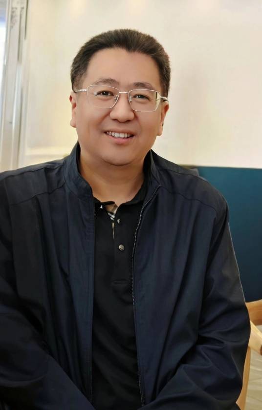 李罡（温州大学商学院副研究员，瓯江特聘教授）
