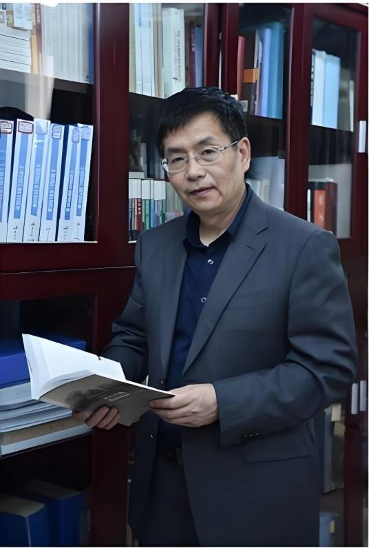 黄宗英（北京联合大学教授）