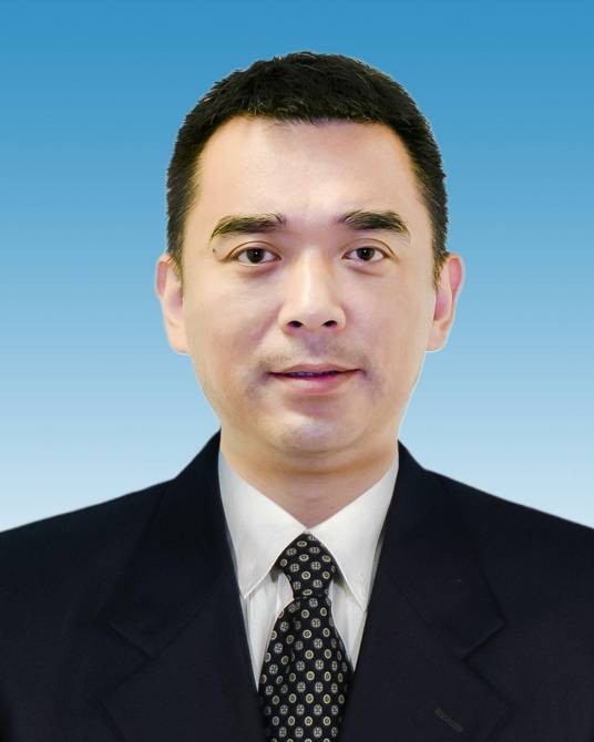 范明(西安浐灞国际港党工委委员、管委会副主任)