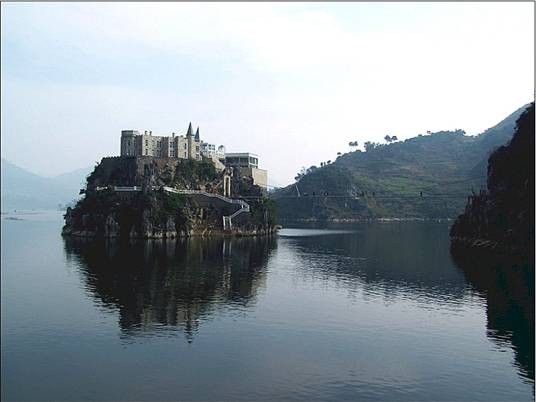 万峰湖景区