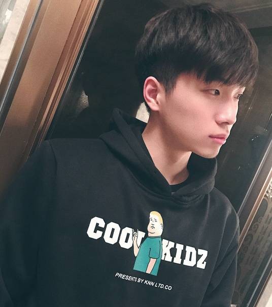 曹杨(中国内地戏剧男演员、流行乐歌手)