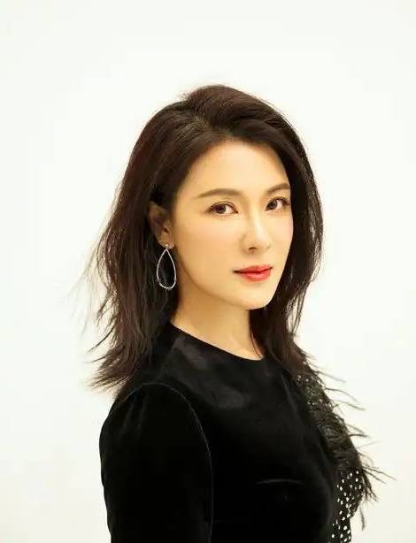 何佳怡(中国内地女演员)