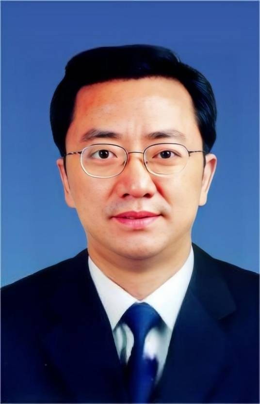 李伟(江苏省委组织部副部长、省委机构编制委员会办公室主任)