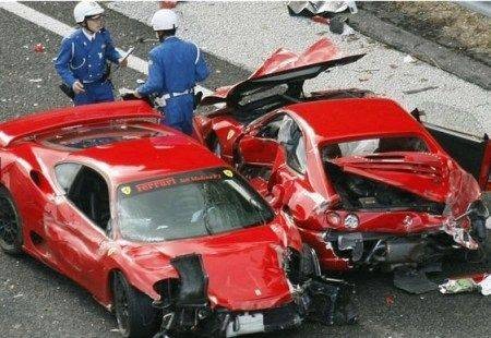12·4日本豪车连环相撞事故