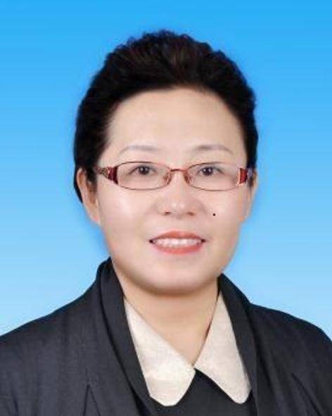 温岚（九三学社乌兰察布市委员会主委、市政协副厅级领导）