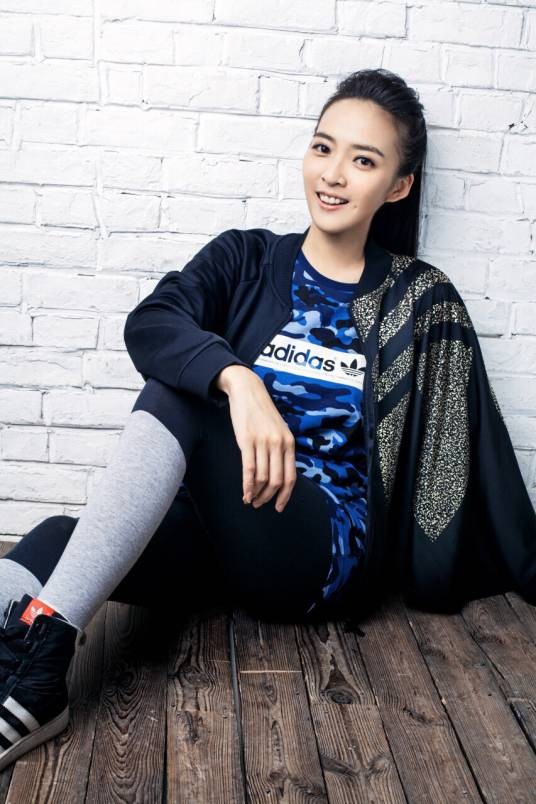 姬天语（中国台湾相声女演员、模特）