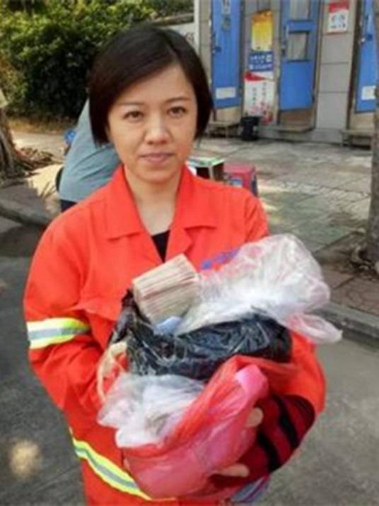 李蔓（海南省海口市环卫工人）