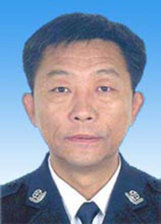 杜利刚（辽宁省鞍山市公安局党委委员、副局长）