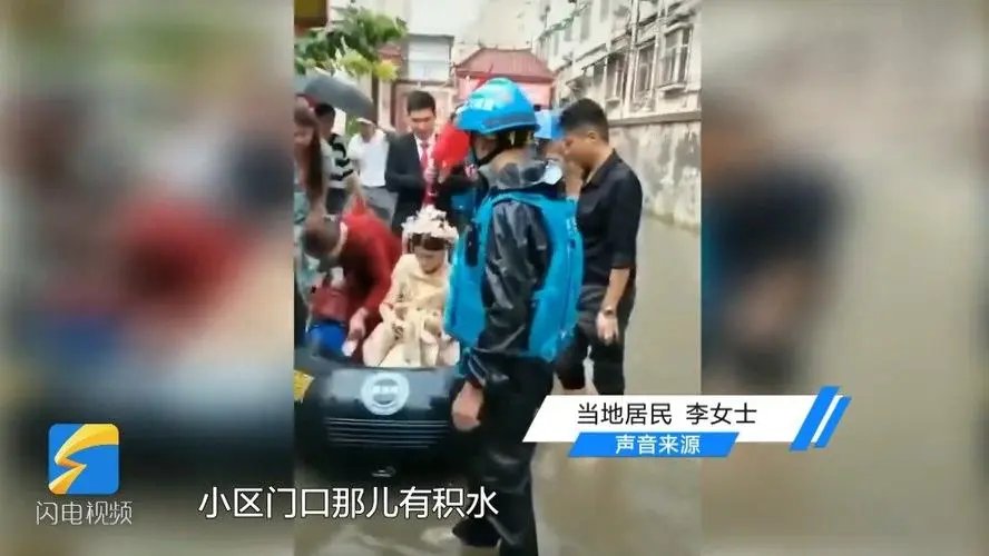 河南一新郎乘皮划艇接新娘，为何会有这么独特的接亲方式？