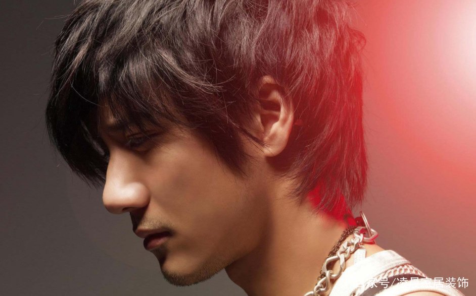 8年前的春晚后台,王力宏在后台扇了刘谦两耳光,当时究竟发生了什么?