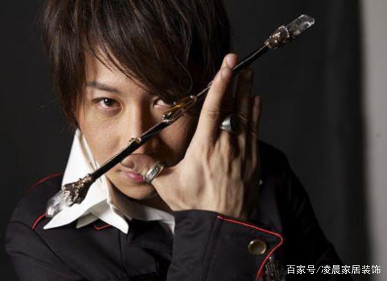 8年前的春晚后台,王力宏在后台扇了刘谦两耳光,当时究竟发生了什么?