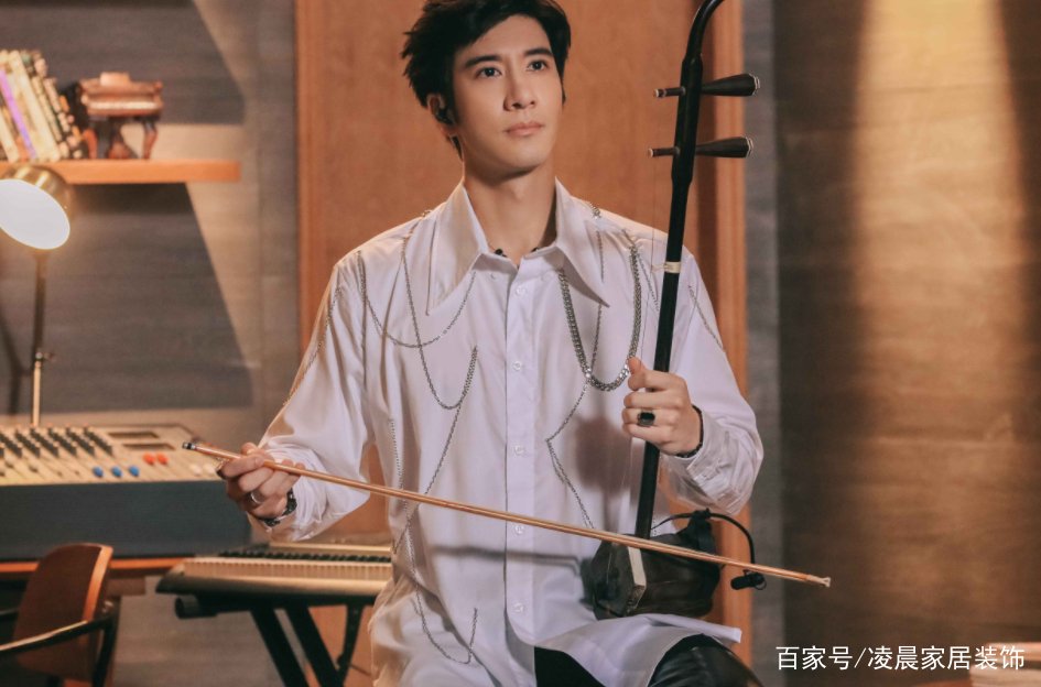 8年前的春晚后台,王力宏在后台扇了刘谦两耳光,当时究竟发生了什么?