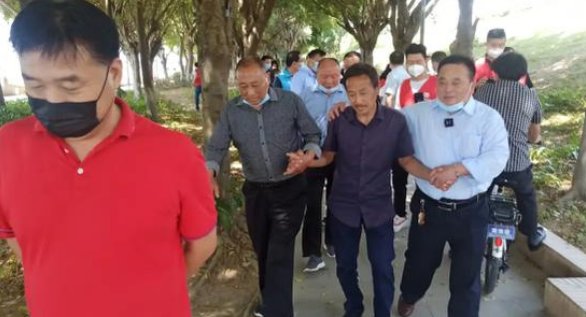 河南男子和妻子吵架后赌气离家一走就是21年,这样的男人值得托付吗?