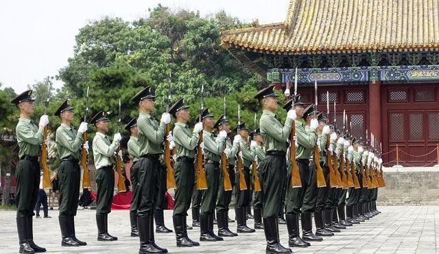 中国第一门面担当亮相红场,他们背后付出了哪些辛苦?