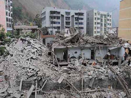 漾濞震中村民讲述刚逃出房子就塌了,发生地震该如何紧急避难?