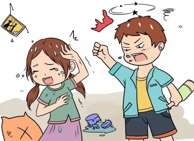 广西钦州公安通报夜宵摊打架：男子殴打女友，双方到底因何起的争执？