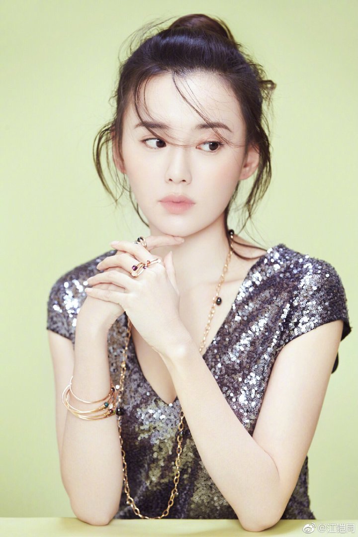 网传江铠同是一个富商的私生女，这是真的吗？