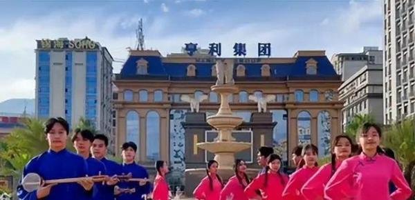 缅北“女魔头”魏榕:千娇百媚,堪称人间尤物,她的邪恶你想象不到