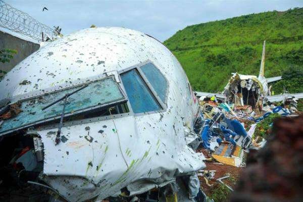 印度空难17人死亡，其事故发生的原因是什么？