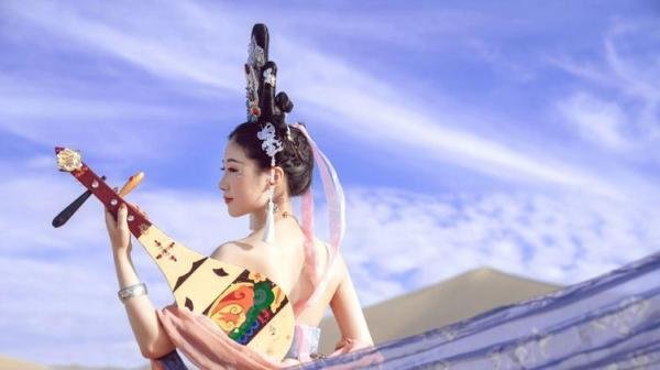 《遮天》中最悲情的女子之一，秦瑶，因走火入魔而香消玉殒！