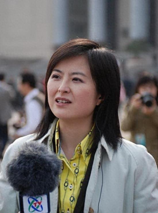 张泉灵：嫁大18岁老公，遇到一个“二混子”，退休后成富婆