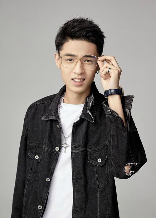 秦霄贤最讨厌被叫富二代,这是在炒作吗?