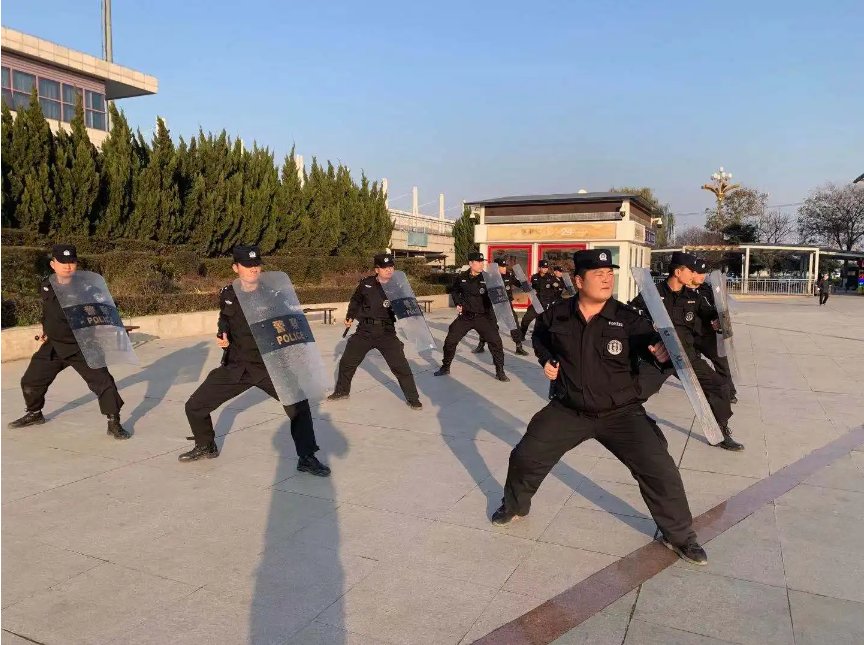 警棍盾牌术基本6个动作