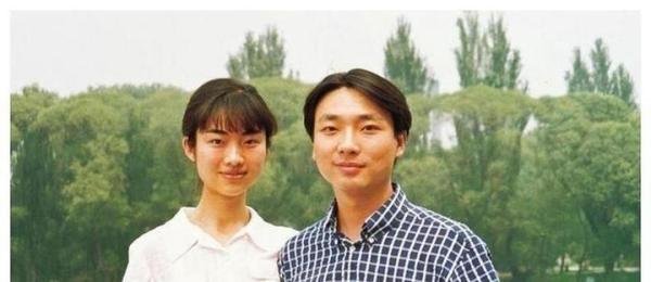 康辉妻子曝光！气质堪比董卿的美人，低调恩爱多年