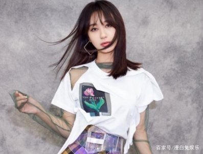 李菲儿在节目中放生龙虾，观众说她立人设，这事你怎么看？