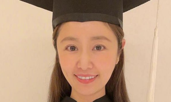 林心如晒硕士毕业照，为何她那么有钱了还要那么努力学习？