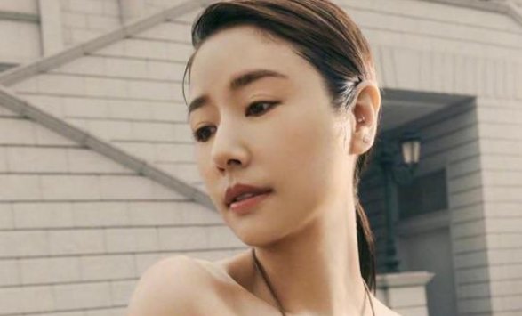 林心如晒硕士毕业照,为何她那么有钱了还要那么努力学习?