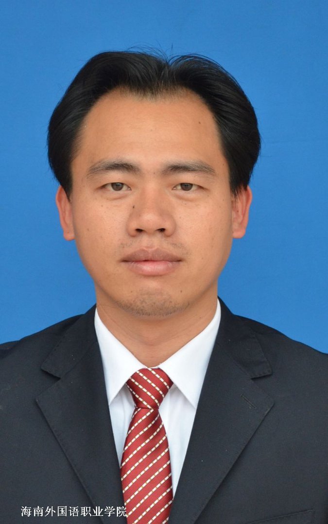 美女班的男助教的作者简介