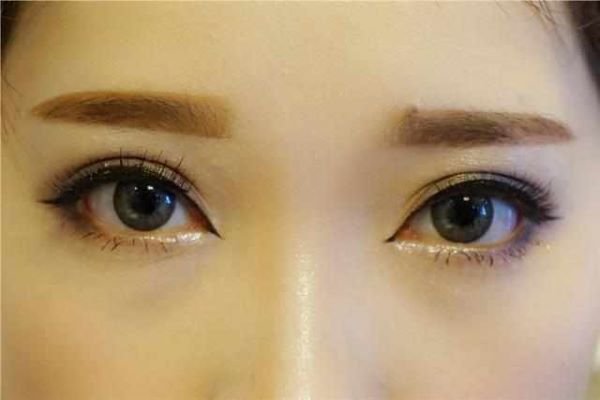 女生的眉毛比较粗，是一种怎样的感受呢？