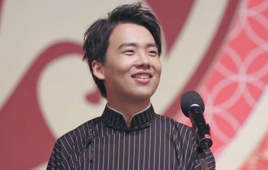 郭麒麟开400万超跑出街，五环路上“飙车”引热议，网友们对此有何评价？