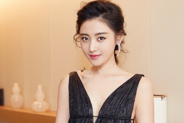 张天爱怒怼跟拍者，性格火爆直率的她，你会喜欢吗？