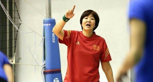 “铁榔头”郎平：加入异国国籍是真的？女排40年夺冠征程离不开她