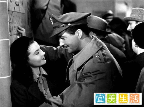 《魂断蓝桥》：心中的不朽爱情，是残忍的社会无法完全夺走的！