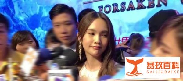 李荣浩和杨丞琳同时更博晒证件照，正式宣布结婚：祝福我们收到了