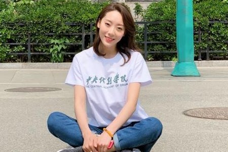 星女郎众多,为何只有林允连续六年为周星驰庆生?