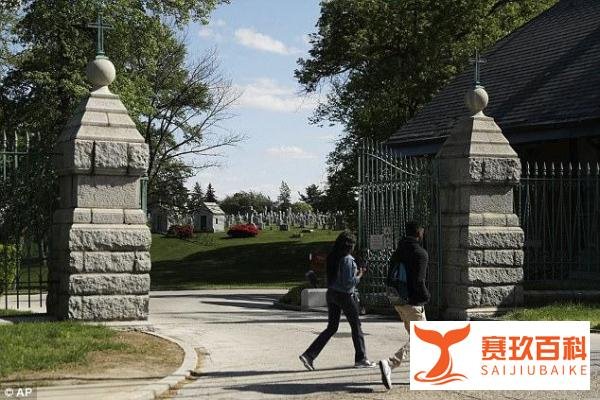 真实版人皮客栈：这个福尔摩斯一表人才，却是个变态杀手