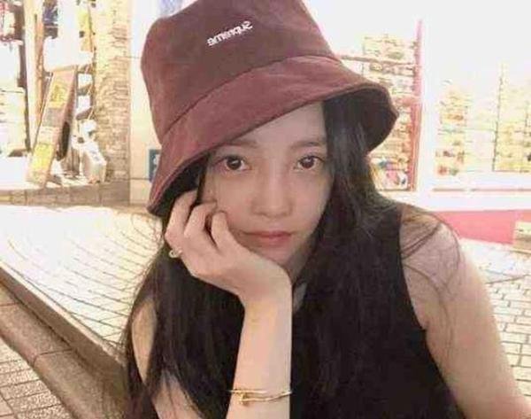 具荷拉母亲继承女儿4成遗产 这是咋情况？