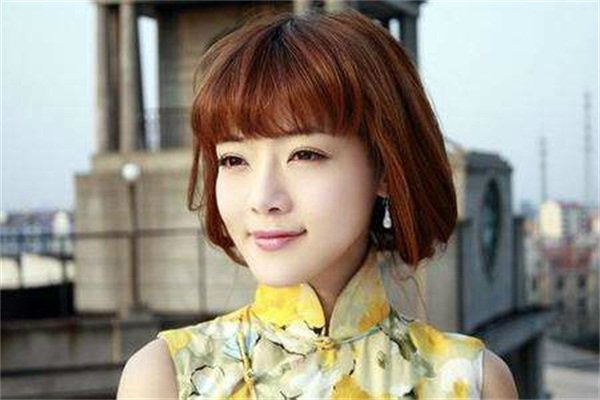小姨妈邓家佳突然离婚,她结婚离婚到底是怎么一回事呢?