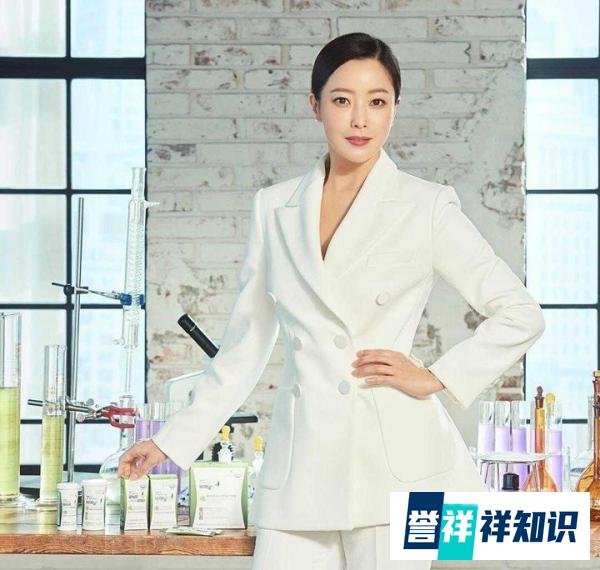 成龙电影《神话》女主角，“完美女人”代名词，金喜善拍时尚变迁