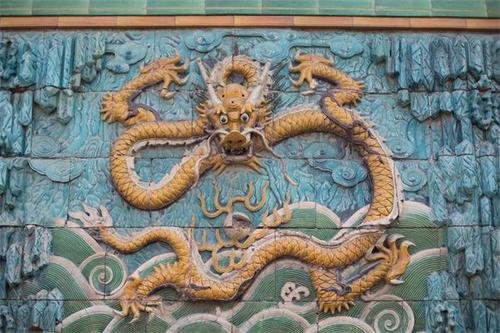 老人花21年将危房改造为龙宫，你有什么感想？