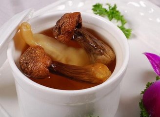 松茸炖花胶的做法-怎么做松茸炖花胶图解